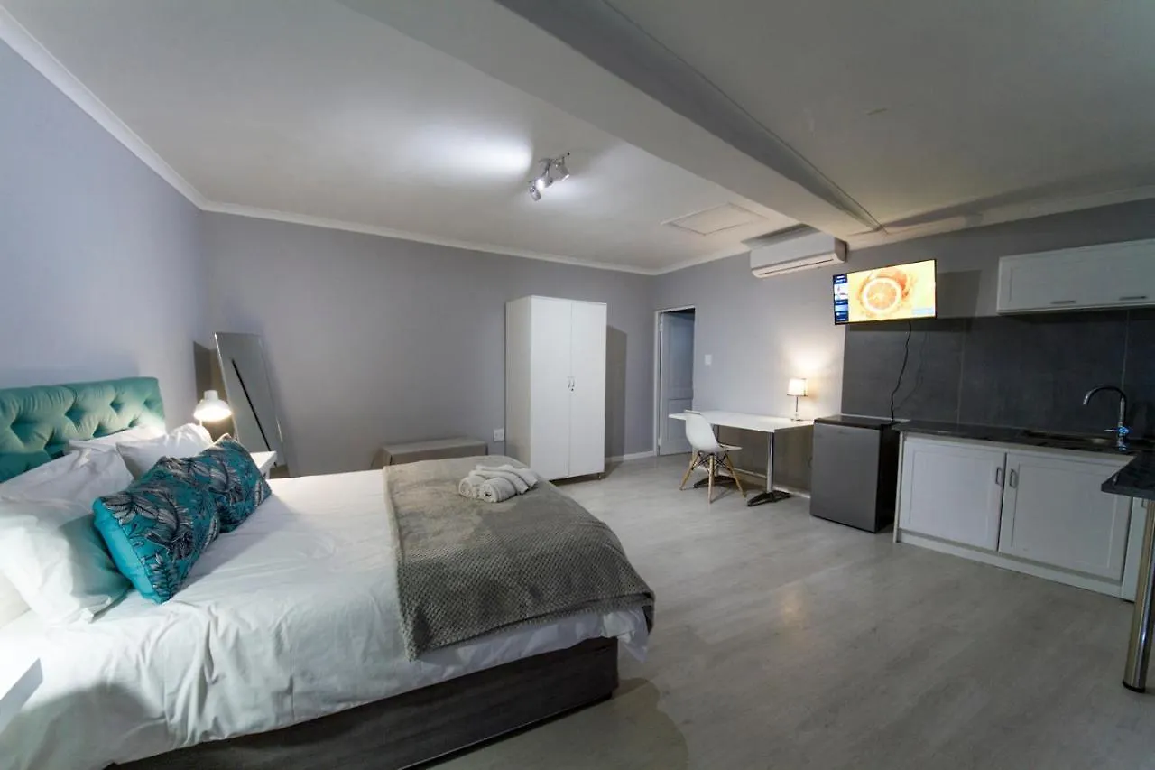 @Abelia Guest House サマーセット・ウェスト