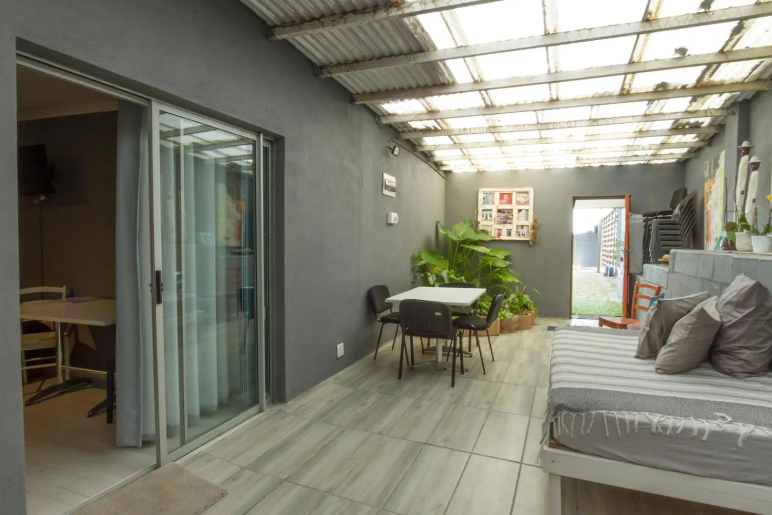 @Abelia Guest House サマーセット・ウェスト